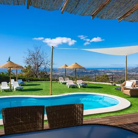 Rustic 5 Beds, Pool, Panoramic Views