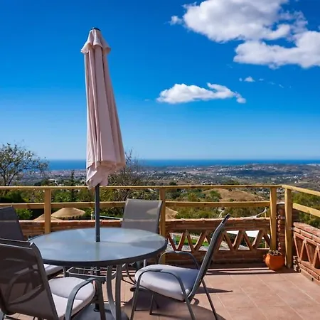 Rustic 5 Beds, Pool, Panoramic Views *
