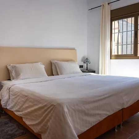 Rustic 5 Beds, Pool, Panoramic Views ميخاس