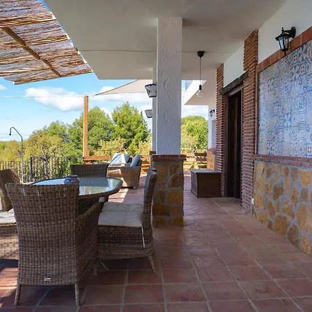 Rustic 5 Beds, Pool, Panoramic Views *